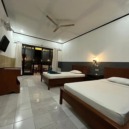 Creative Bungalow Beach Front Gili Trawangan Exteriör bild