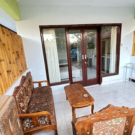 Creative Bungalow Beach Front Gili Trawangan Exteriör bild